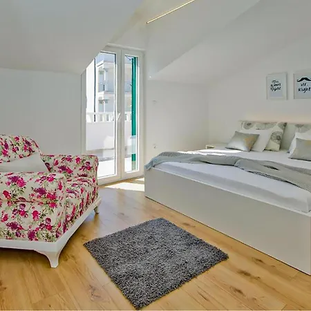 Apartment 2 Bedroom Lovely In Hvar Hvar Town