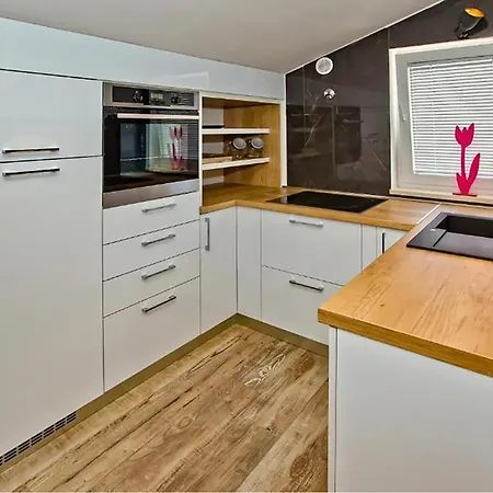 2 Bedroom Lovely In Hvar Hvar Town