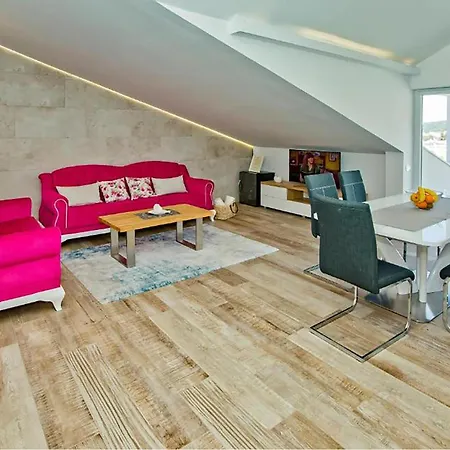 2 Bedroom Lovely In Hvar Hvar Town
