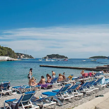 2 Bedroom Lovely In Hvar Apartment