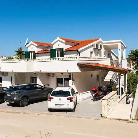 2 Bedroom Lovely In Hvar Hvar Town