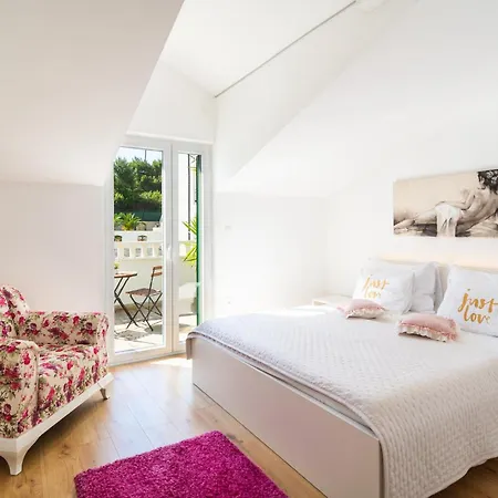 2 Bedroom Lovely In Hvar * Hvar Town