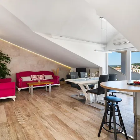 Apartment 2 Bedroom Lovely In Hvar *