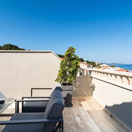 Apartment 2 Bedroom Lovely In Hvar